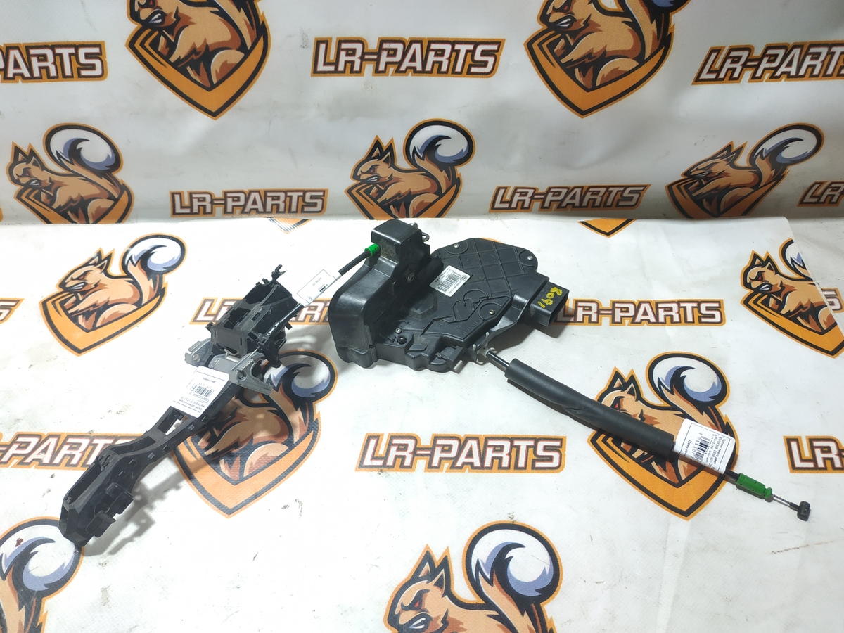 LR040309 Bracket for fixing the handle of the rear left RANGE ROVER EVOQUE L538 2011-2018 Used